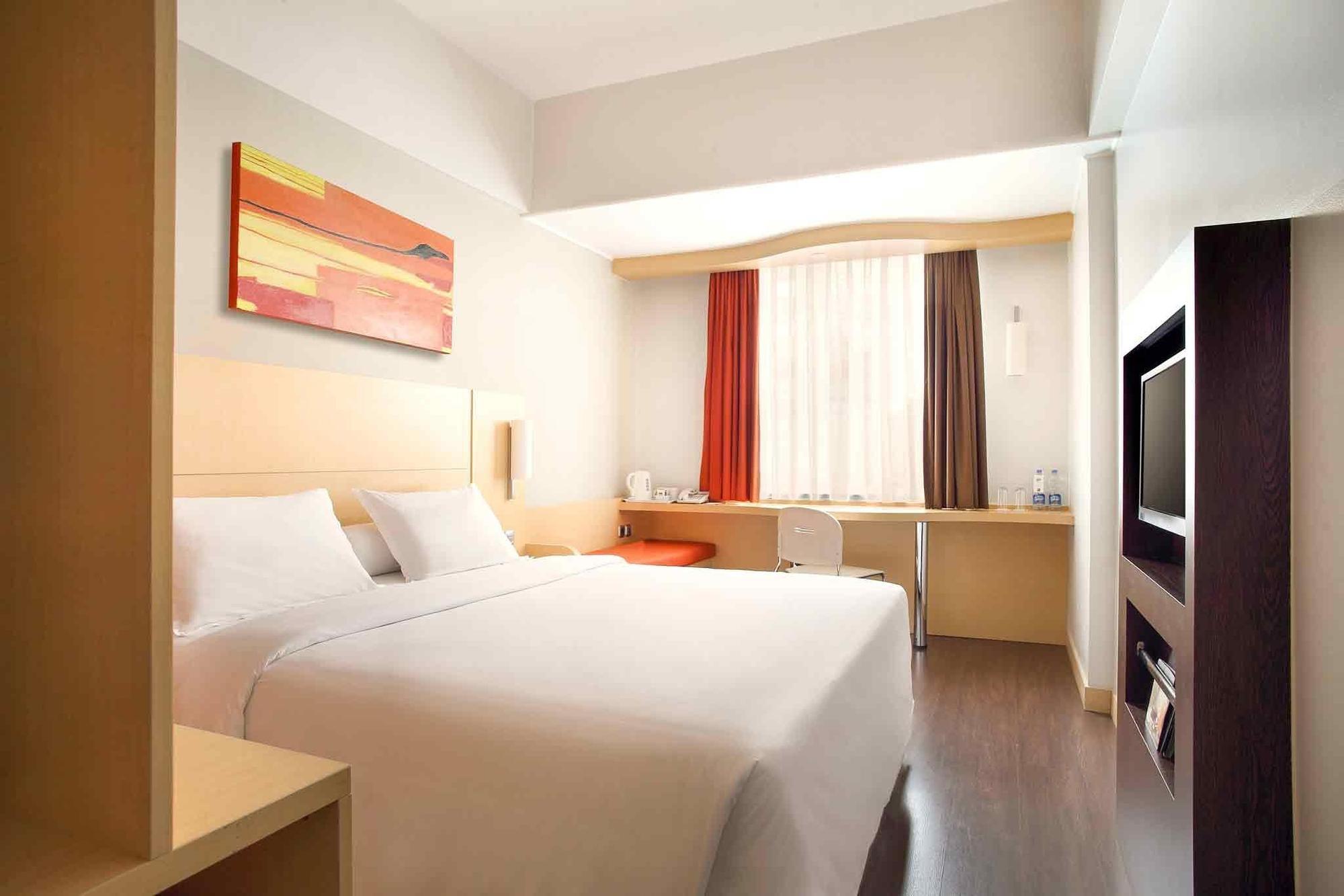 Hotel Ibis Arcadia 3*