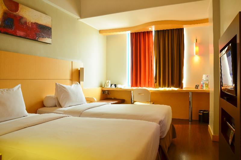 Ibis Arcadia 3*